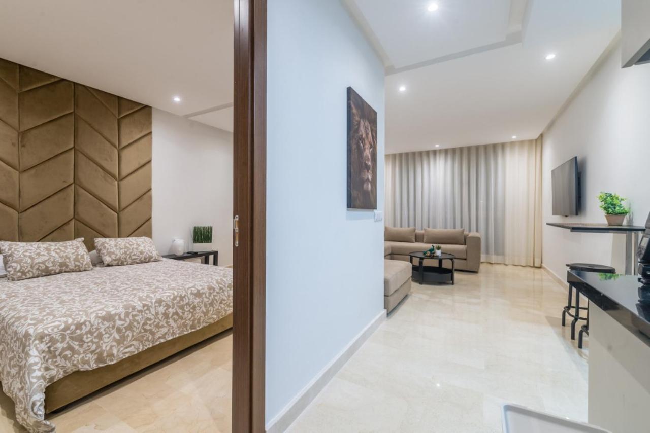 W Suites By Casacondo *